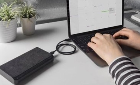 Яким павербанком можна заряджати ноутбук?