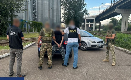 В Одесі на збуті канабісу спіймали військового: намагався втягнути до своєї схеми і прикордонників