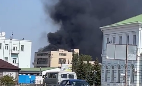 В окупованому Бердянську велика пожежа в районі старих цехів заводу Дормаш