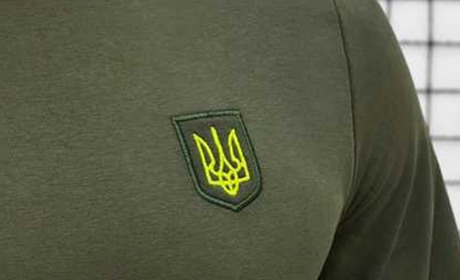 Стильні військові лонгсліви: як обрати