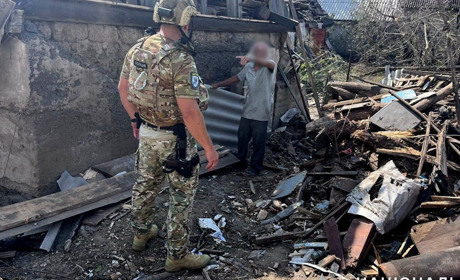 Росіяни накрили Торецьк реактивною артилерією. Загинула жінка