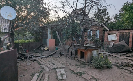 Росіяни знову гатили по Торецькій громаді. Пошкоджень зазнали 10 будинків