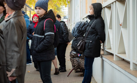 Скільки переселенців отримують виплати від держави помилково?