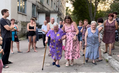 Без їжі, світла та комунікацій: мешканці Козакова, 5 залишилися без електроенергії