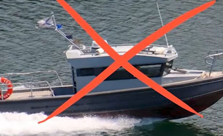 Морська авіація ЗСУ знищила російський катер з десантом у Чорному морі. Хотіли висадитися. ВІДЕО