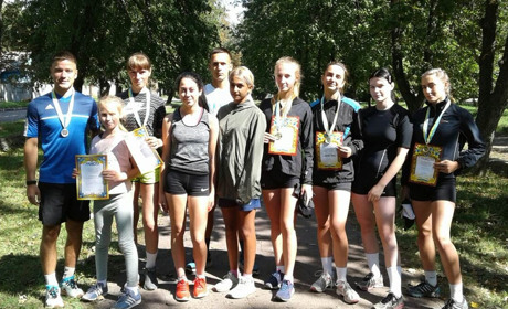 Глухівські легкоатлети здобули призові місця на змаганнях пам’яті воїна Сергія Проневича у Кролевці