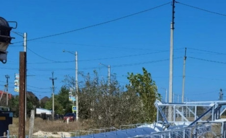 У Генічеській Гірці окупанти встановлюють свої вежі мобільного зв’язку