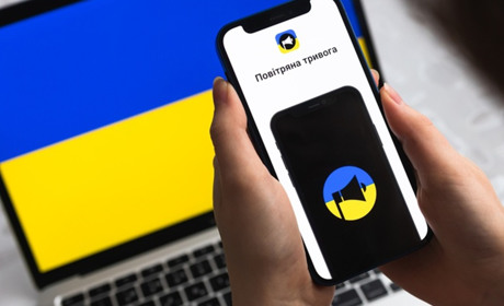 Чи можна батькам забирати дітей зі школи під час повітряної тривоги? Пояснює омбудсмен