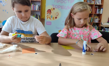 В Дніпрі для дітей з Торецької громади проходять цікаві творчі зустрічі