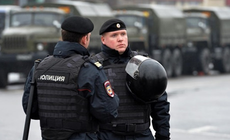 Поліцаї росії обходять ВНЗ та перевіряють телефони студентів на Херсонщині. Шукають партизан