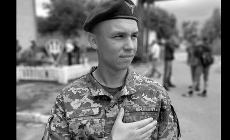 З болем втрати не впораєшся: мама 23-річного бійця Дмитра Євдокимова поділилась спогадами про сина