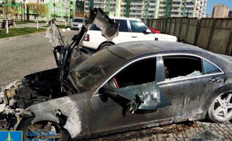 Підпали авто в Одесі на замовлення: засудили банду, членом якої був пожежник. Всі отримали термін