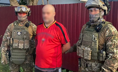 У Ніжині затримали серійних злодіїв, які викрали сейф з понад 650 тисячами гривень