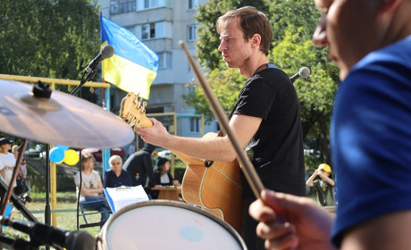 Йдемо до Перемоги: у Смілі провели благодійний ярмарок задля підтримки ЗСУ. Відео