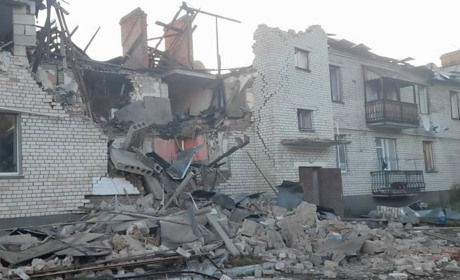 Обстріл прикордоння Чернігівщини: постраждалі будівлі та пожежа у селі одного з районів