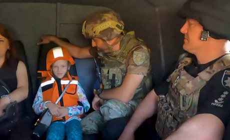 З Нью-Йорка евакуювали ще трьох дітей. Відео порятунку ньюйоркців показали "Білі Янголи"