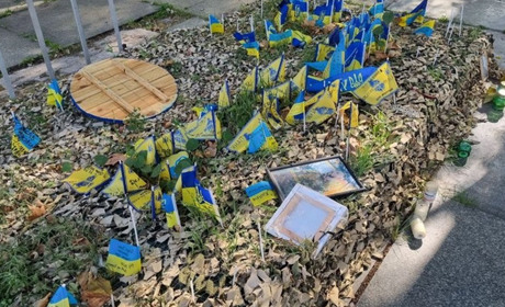 Вандали пошкодили пам’ятний простір на честь загиблих воїнів «Прапорець пам’яті» у Запоріжжі