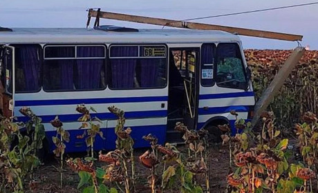 В Южному знову сталася аварія за участі автобуса