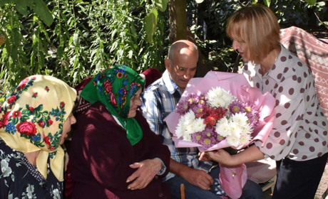 Цілих 100 років! У Старокостянтинівській громаді вітали ювілярку