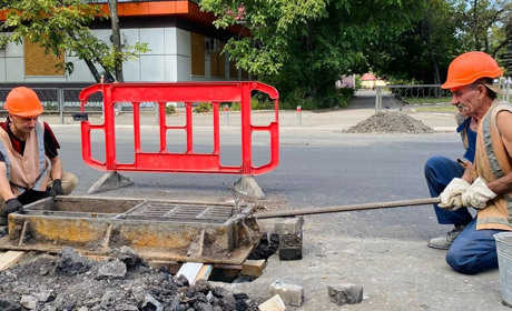 Ремонт зливових каналізацій та вкладання асфальту: у Покровську готуються до сезону дощів