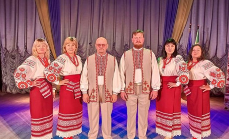 “Ми любимо один одного і в цьому наша сила”. Чим ансамбль “Українська пісня” підкорює тростянчан
