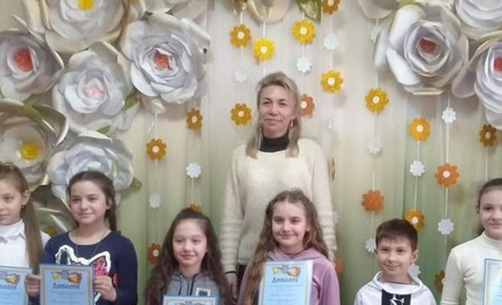 «Як пояснюю учням нову тему – згадую себе в дитинстві». Історія викладачки образотворчого мистецтва