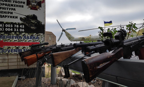 Відвідайте виставку зброї біля Музею ракетних військ: кожен експонат має свою історію