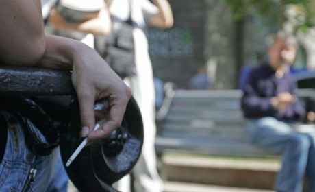 Кидав недопалки та плював поблизу пам’ятника: в Южному виявили порушника