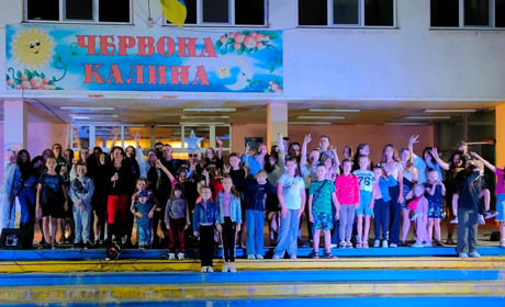 Вечори вуличної музики в Долинській збирають кошти на ЗСУ