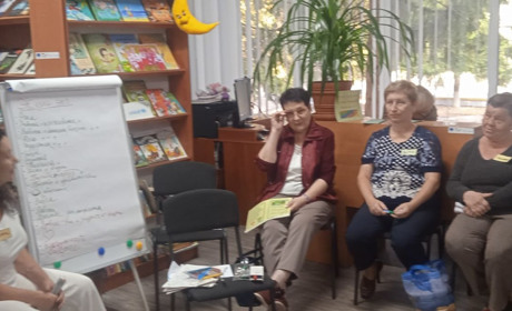 У центральній бібліотеці зустрічалися з психологом і обговорювали війну