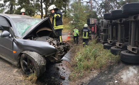 Поблизу Чирського зіткнулися фура з легковиком, один із водіїв загинув
