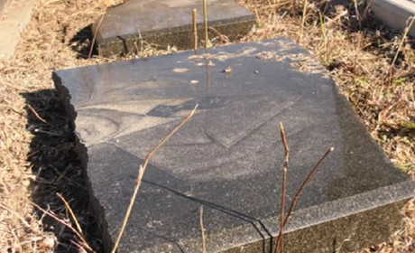 На кладовищі Покровська зруйновано кілька пам’ятників. Що трапилося