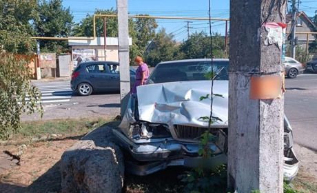 В селі Усатове через зіткнення двох автомобілів травмувалося троє дітей та водій