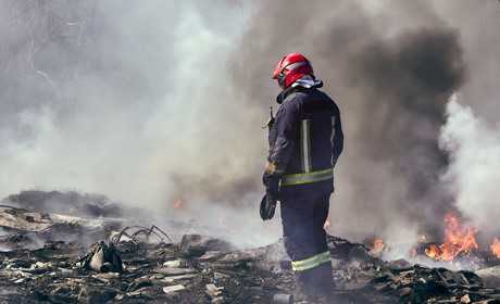 Рятувальники Торецького гарнізону виконують свої завдання під ворожими обстрілами. Відео