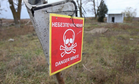 Аграрії отримуватимуть компенсації від держави за розмінування землі