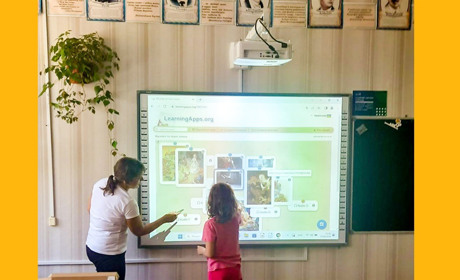 Технологічні подарунки від Дан-Фарм Україна учням села Кузьминці