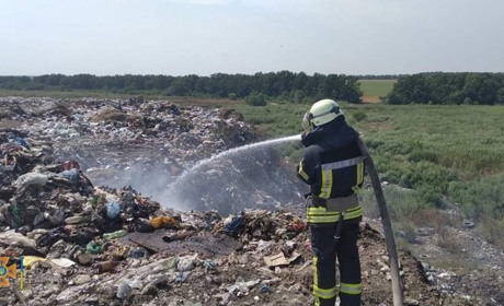 Пожежа на сміттєзвалищі у Покровську. Невеличке загоряння ледве не стало лихом