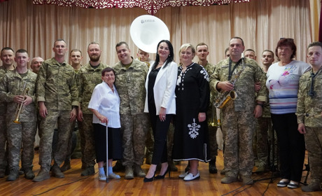 Як Фастівський обласний ліцей відзначав День працівників освіти: музичний подарунок від військових