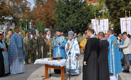 У Чорткові біля Місійного хреста молилися за Україну