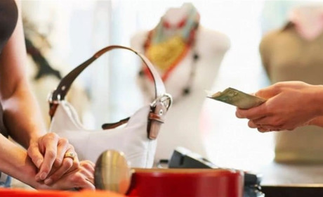 Хочете повернути гроші за товар, а ціна змінилась? Як захистити свої права у такому випадку