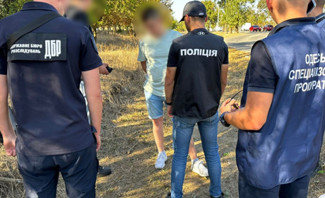 Прикордонник з Одещини організував "бізнес" на ухилянтах: за гроші оформлював їм інвалідність