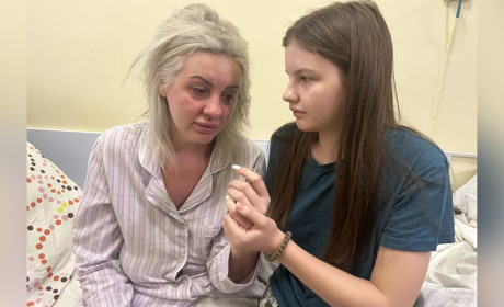 Втратили все: мама з доньками, чий будинок знищив російський снаряд, потребують допомоги (ВІДЕО)