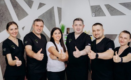 Сімейна стоматологія дозволяє піклуватися про зуби всієї родини