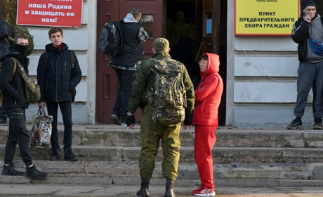 Росія мобілізує 130 тис осіб. Чоловіків з окупованої Луганщини теж "поставлять під рушницю"