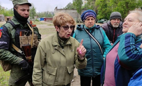 У Рубіжному вводять комендантську годину. Сепаратистка Задирака очолила т.зв. "раду міського округу"