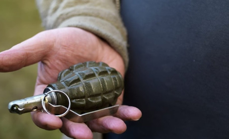 На Одещині в руках комунальника здетонував запал від гранати: чоловік у лікарні