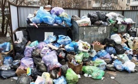 Загарбники Скадовського району хизуються встановленням нових сміттєвих баків у селах