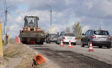 У Покровську майже з місячною затримкою розпочали ремонт шляхопроводу «Східний»