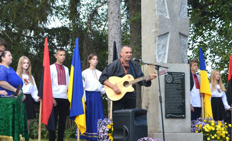 На свято Покрови в Холодному Яру на Черкащині відкрили меморіал козакам-гайдамакам