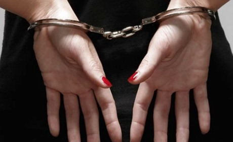 У Покровському районі судитимуть шахрайку, яка обіцяла “відкупити” від військової служби